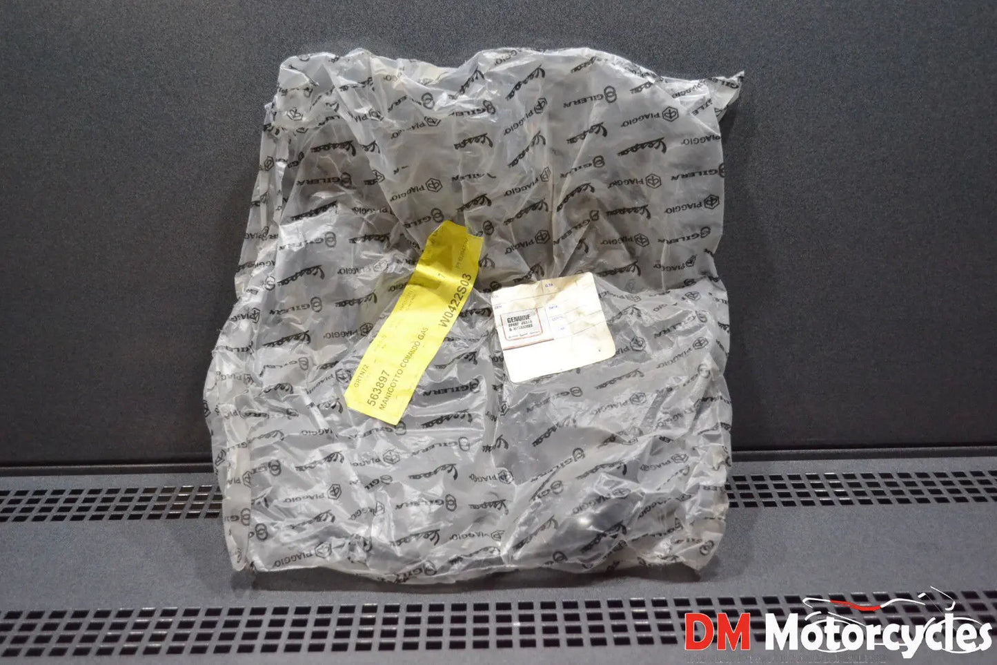 Piaggio genuine new nrg mc2 50cc throttle assy pn 563897
