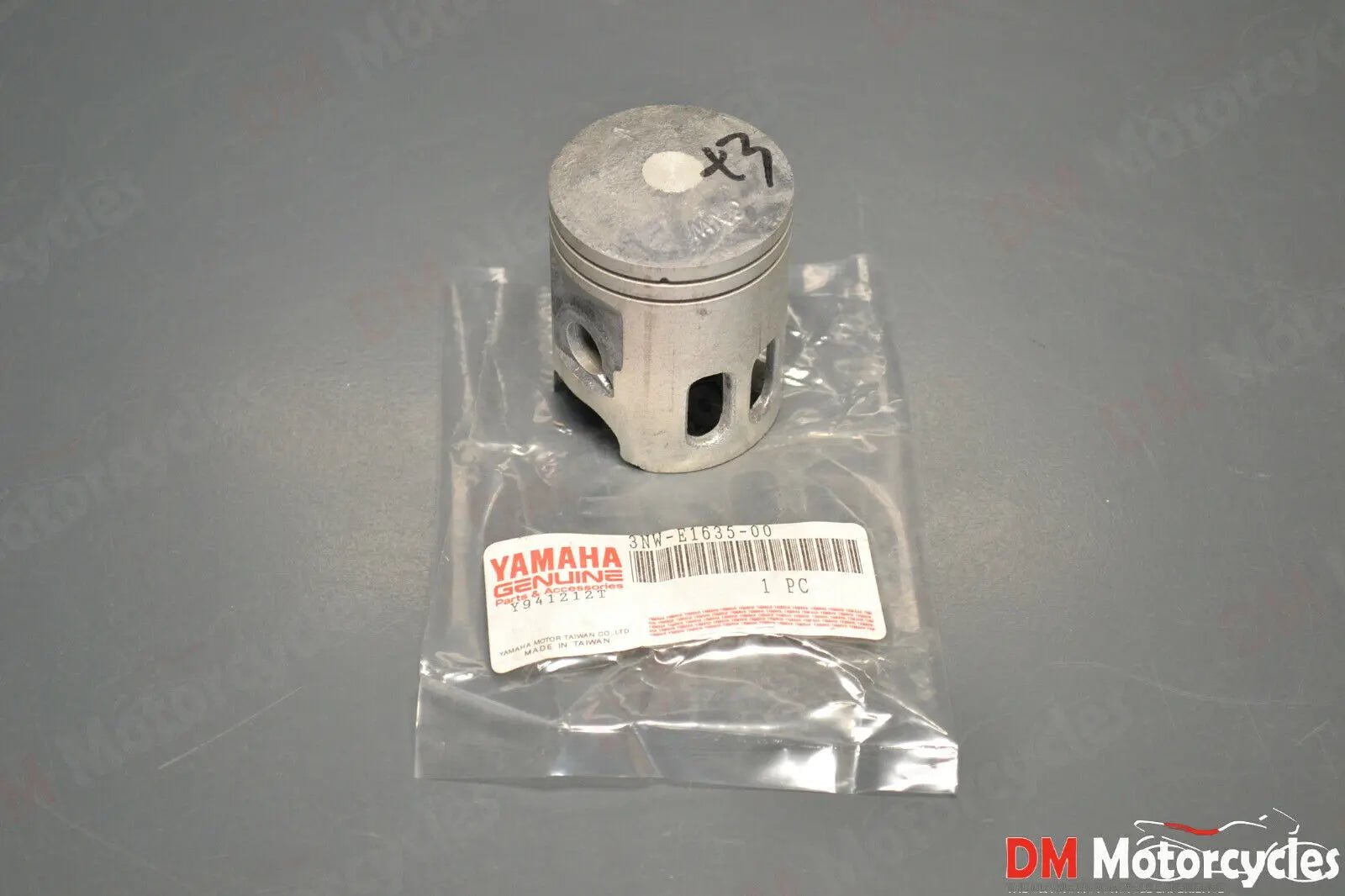 Yamaha genuine new cr90 target 0.25 over piston pn 3nw-e1635-00