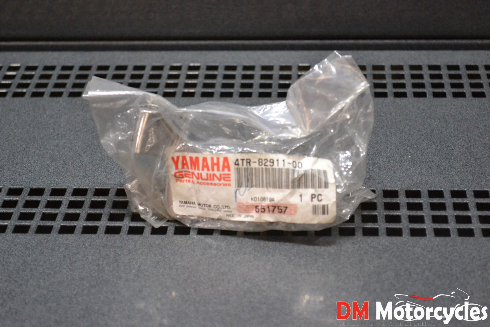 Yamaha genuine new vstar v-star 1100 650 98 - 14 lever holder 1 pn 4tr-82911-00