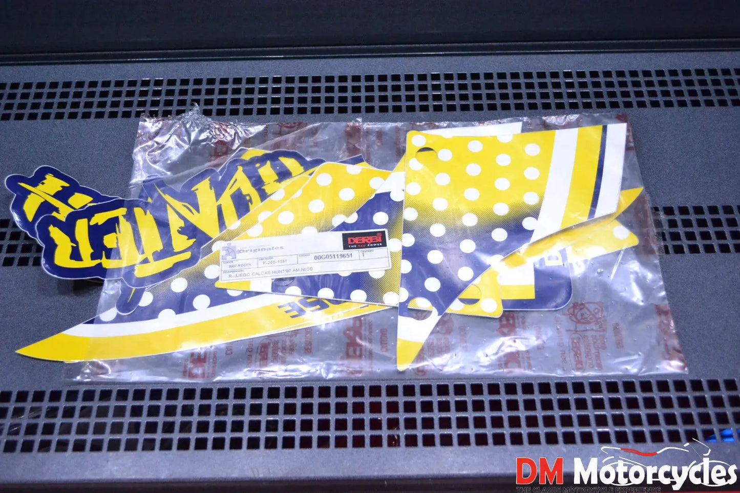 Derbi genuine new hunter 1997 decal kit set pn 00g05119651
