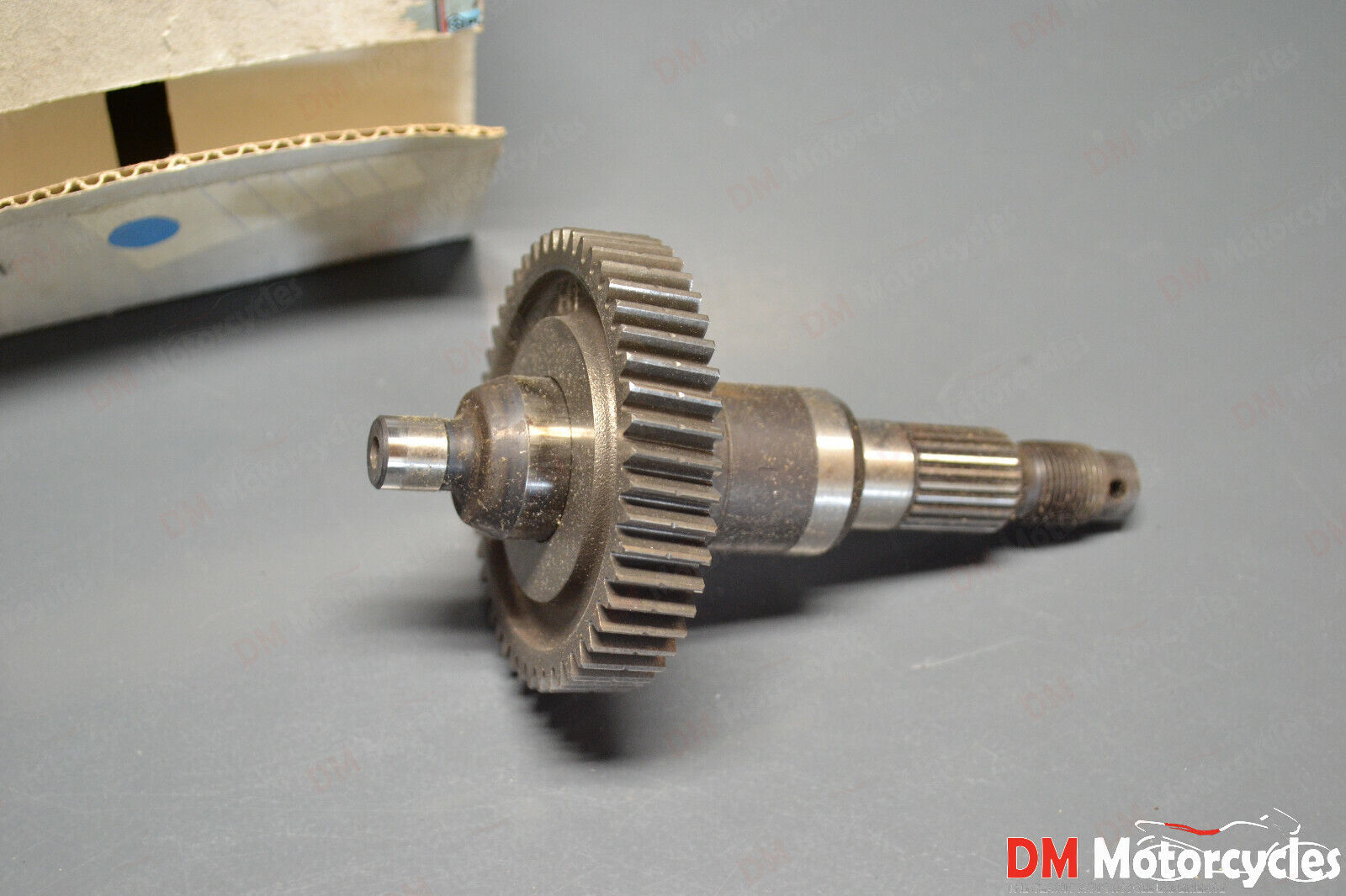 Piaggio genuine new vespa et2 et4 50 12mm rear wheel axle pn 4837455