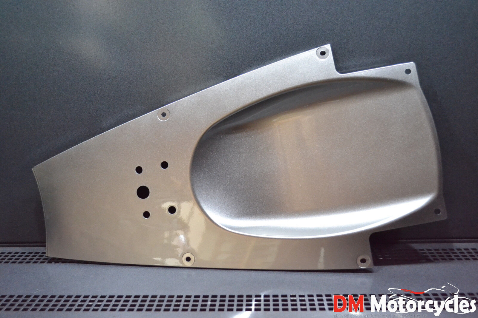 Yamaha genuine new yzf r1 2002 - 2003 under tail fender pn 5pw-21611-00-p2