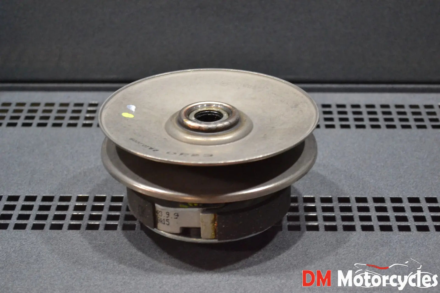 Piaggio genuine NRG ZIP DNA RUNNER 50 secondary pulley clutch assy pn cm100109