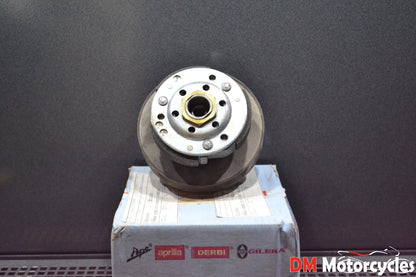 PIAGGIO GENUINE NEW VESPA LX GILERA DERBI SECONDARY PULLEY PN CM100108