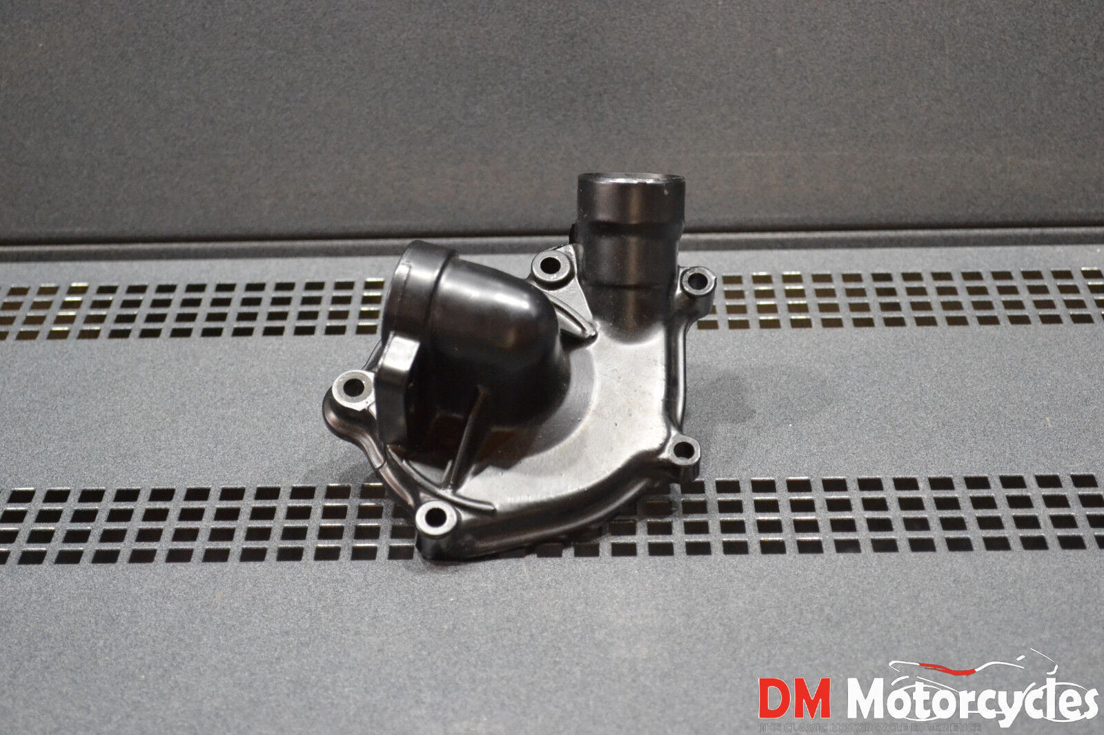Yamaha genuine new fz 750 fz 750 genesis 85-88 water pump housing pn 1ae-12422-0