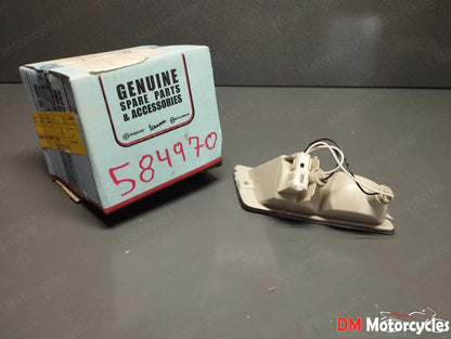 Piaggio genuine new Vespa gt gts 125 250 300 front right turn signal pn 584970