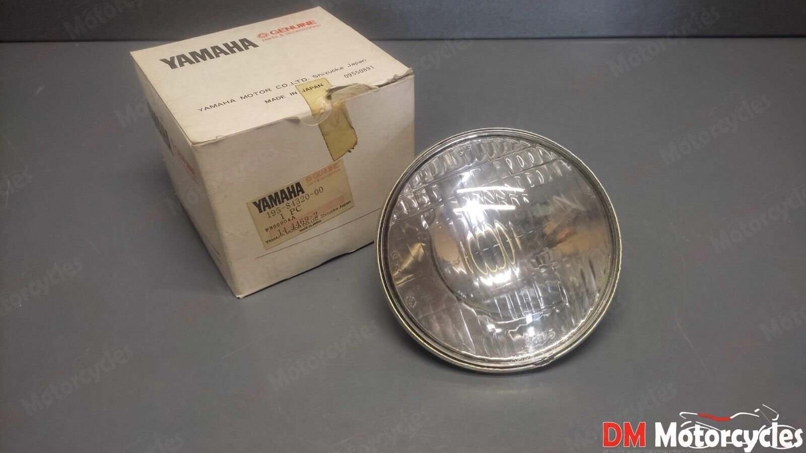 Yamaha genuine nos jt1 1971 headlight lens pn 195-84320-00