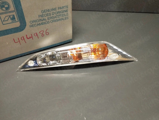 Piaggio genuine new zip 50 right front turn signal pn 494986