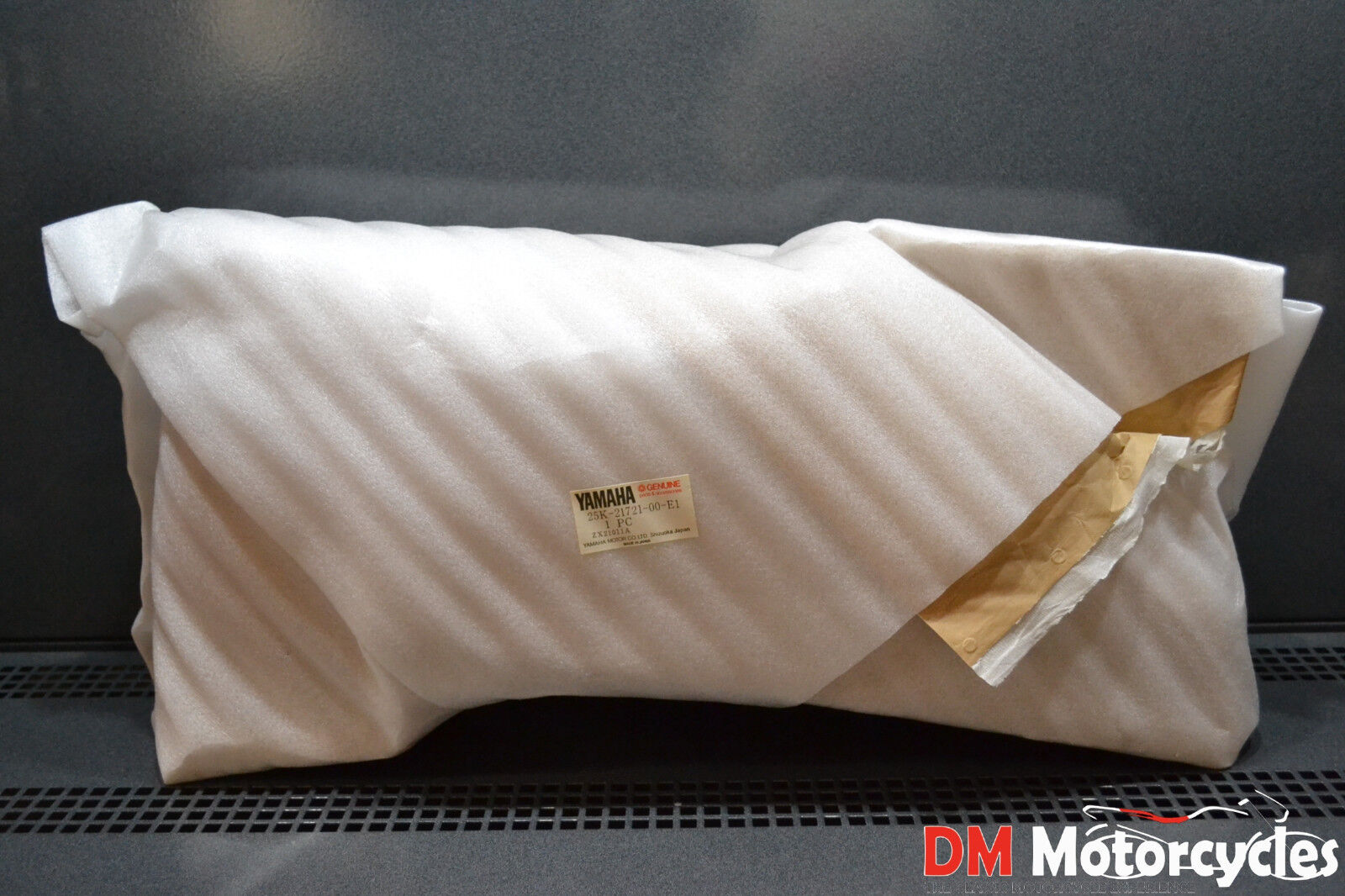 Yamaha genuine nos passol 2 tail cover pn 25k-21721-00-e1