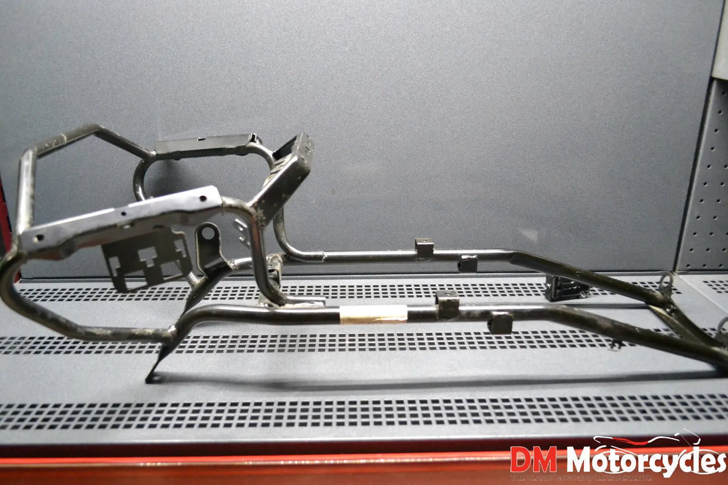 Piaggio genuine new MP3 125 250 400 front frame mounting assy pn 6537066