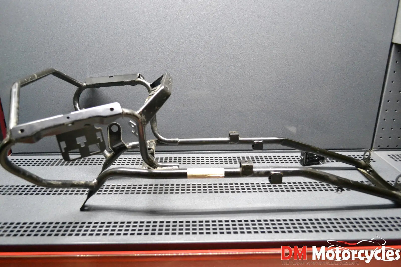 Piaggio genuine new MP3 125 250 400 front frame mounting assy pn 6537066