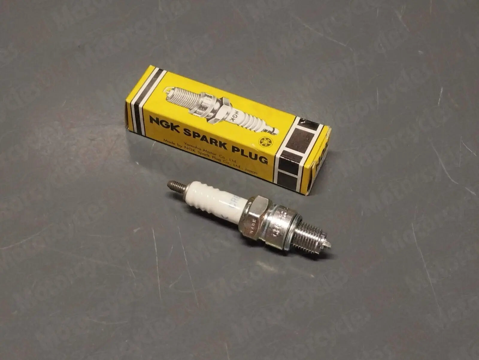 New NGK CR6HS Spark Plug x1