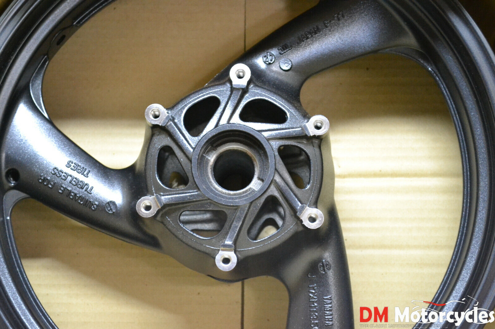 Yamaha genuine new yzf600 yzf 600 97 -07 front cast wheel rim pn 4tv-25168-00-7b
