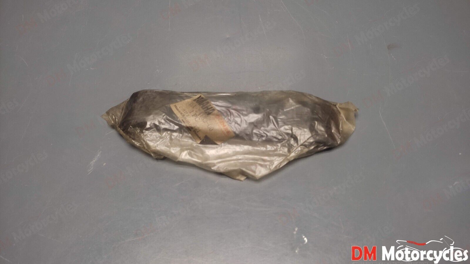 Yamaha genuine nos xt550 xt125 xt250 fuel tank damper pn 15a-24182-00