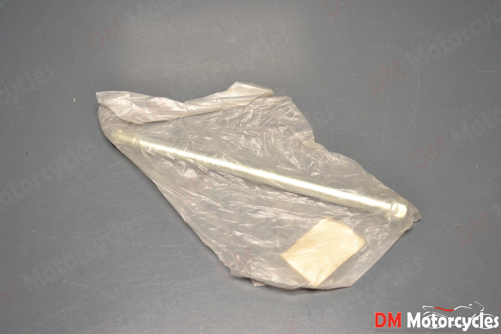 Yamaha genuine nos dt mx ty 125 175 ct 2 at 2 3 front wheel axle pn 401-25181-01