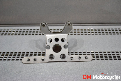 Yamaha genuine nos rd50 rd 50 meter gauge bracket pn 5r2-83519-00