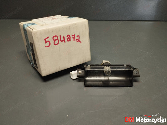 Piaggio genuine new x8 125 200 250 rear license plate light pn 584272