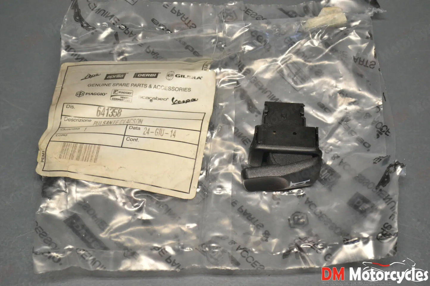 Piaggio genuine new Vespa lx gts MP3 beverly horn switch pn 641358