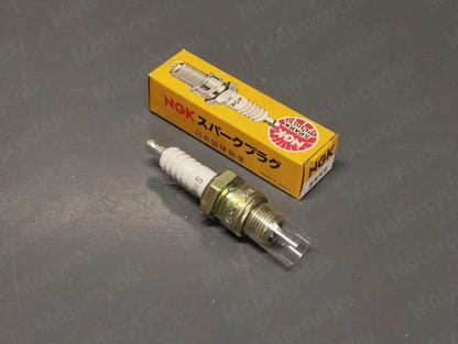 New NGK B5HS Spark Plug x1