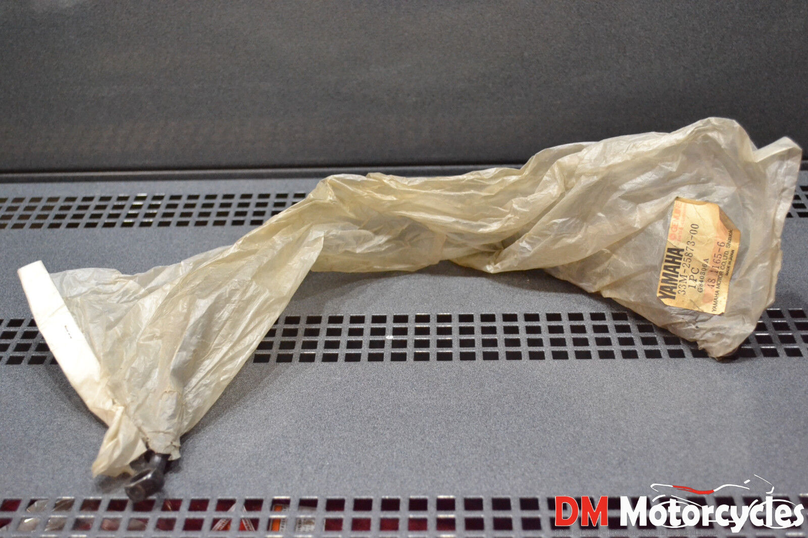 Yamaha genuine nos fj600 fj 600 1984 front brake hose 1 pn 33m-25873-00