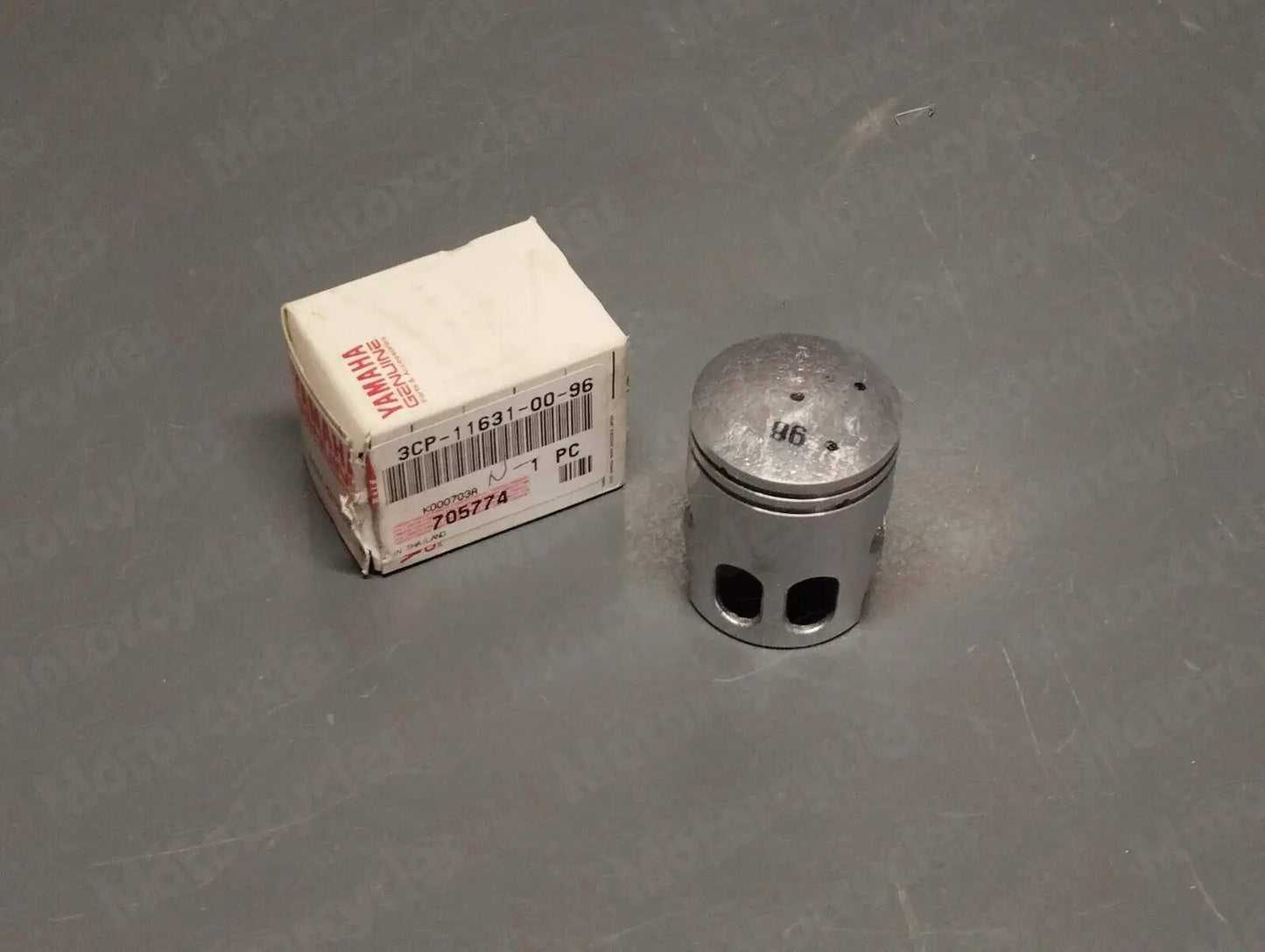 Yamaha genuine new  Jog SH50 CY50 Razz stantard piston pn 439-15416-02
