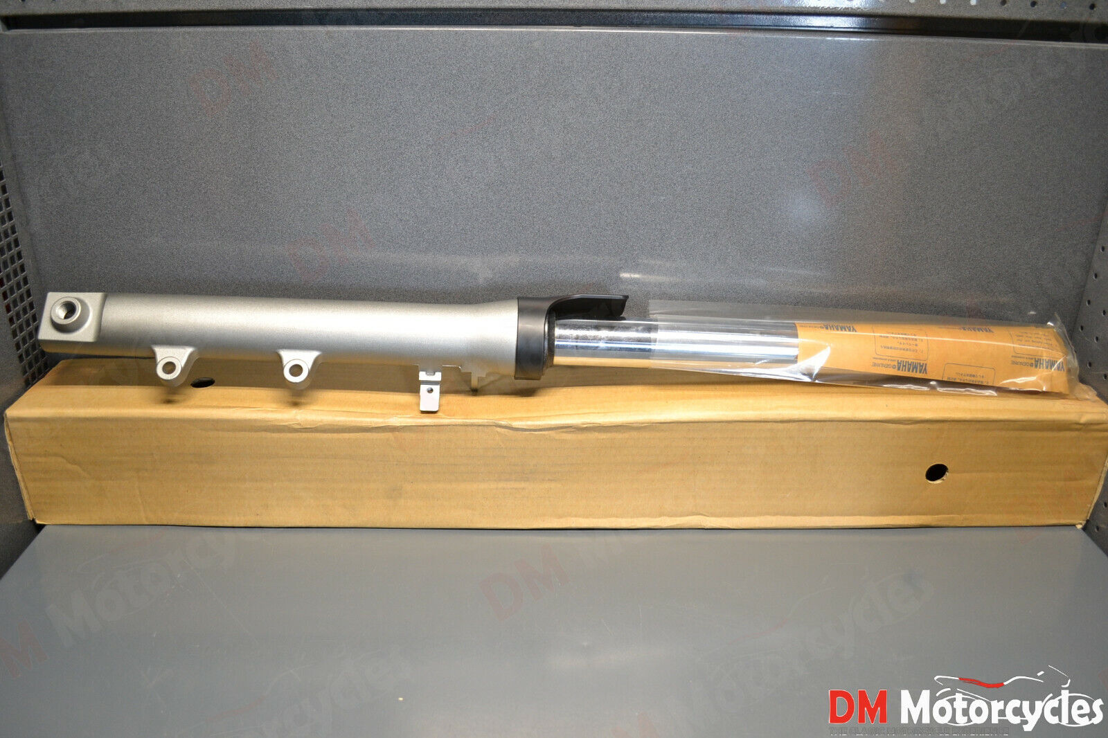 Yamaha genuine new TDM850 tdm 850 1996 front left fork assy pn 4tx-23102-00