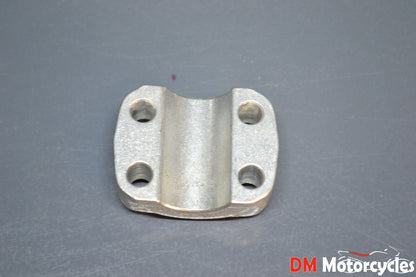 Yamaha genuine nos xt600z xt 600 1986 axle holder bracket pn 34l-23167-00