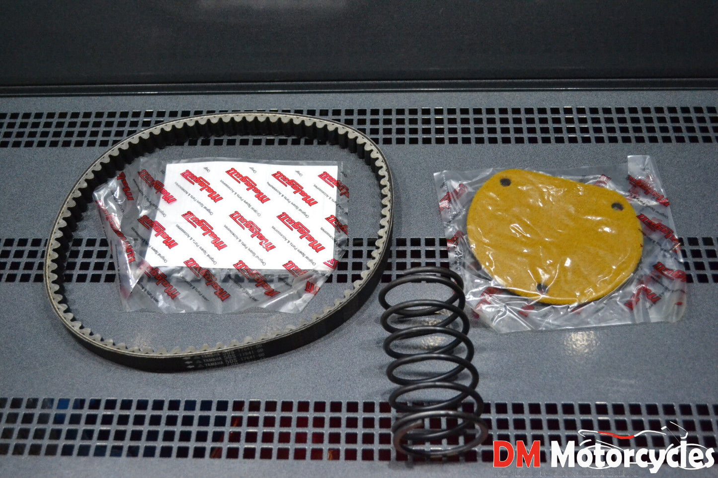Malaguti genuine new madison phantom 125 150 transmission belt kit pn 79911300