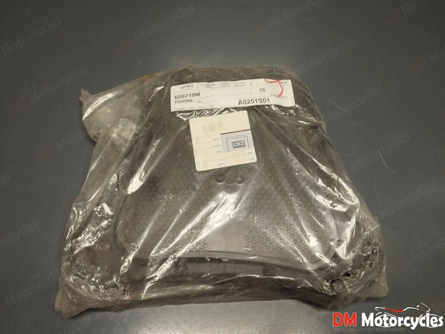 Piaggio genuine new gilera runner top box panier mounting kit pn 600719m