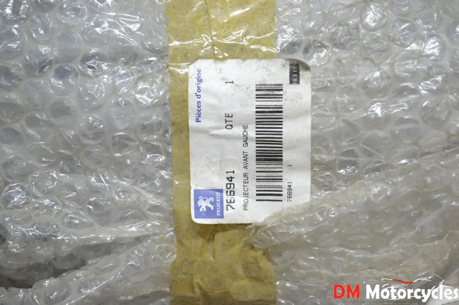 Peugeot genuine new Satelis 125 - 500 2007 - on left head light assy pn 766941