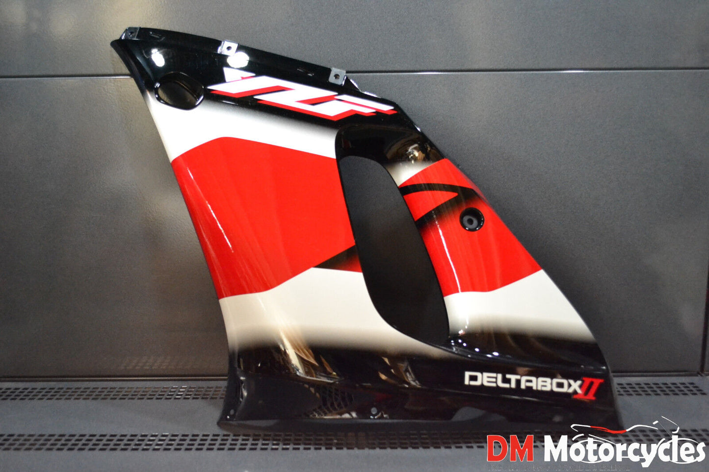 Yamaha genuine new yzf r6 2001 left side panel pn 5eb-y283u-50-4b