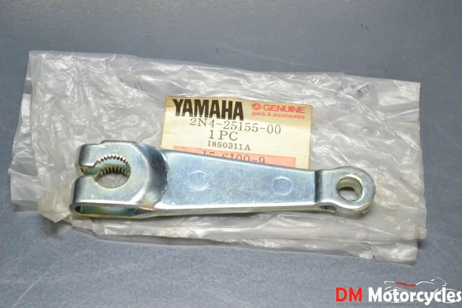 Yamaha genuine dt 100 175 xt 125 200 mx 100 front brake lever shaft pn 2n4-25155-00