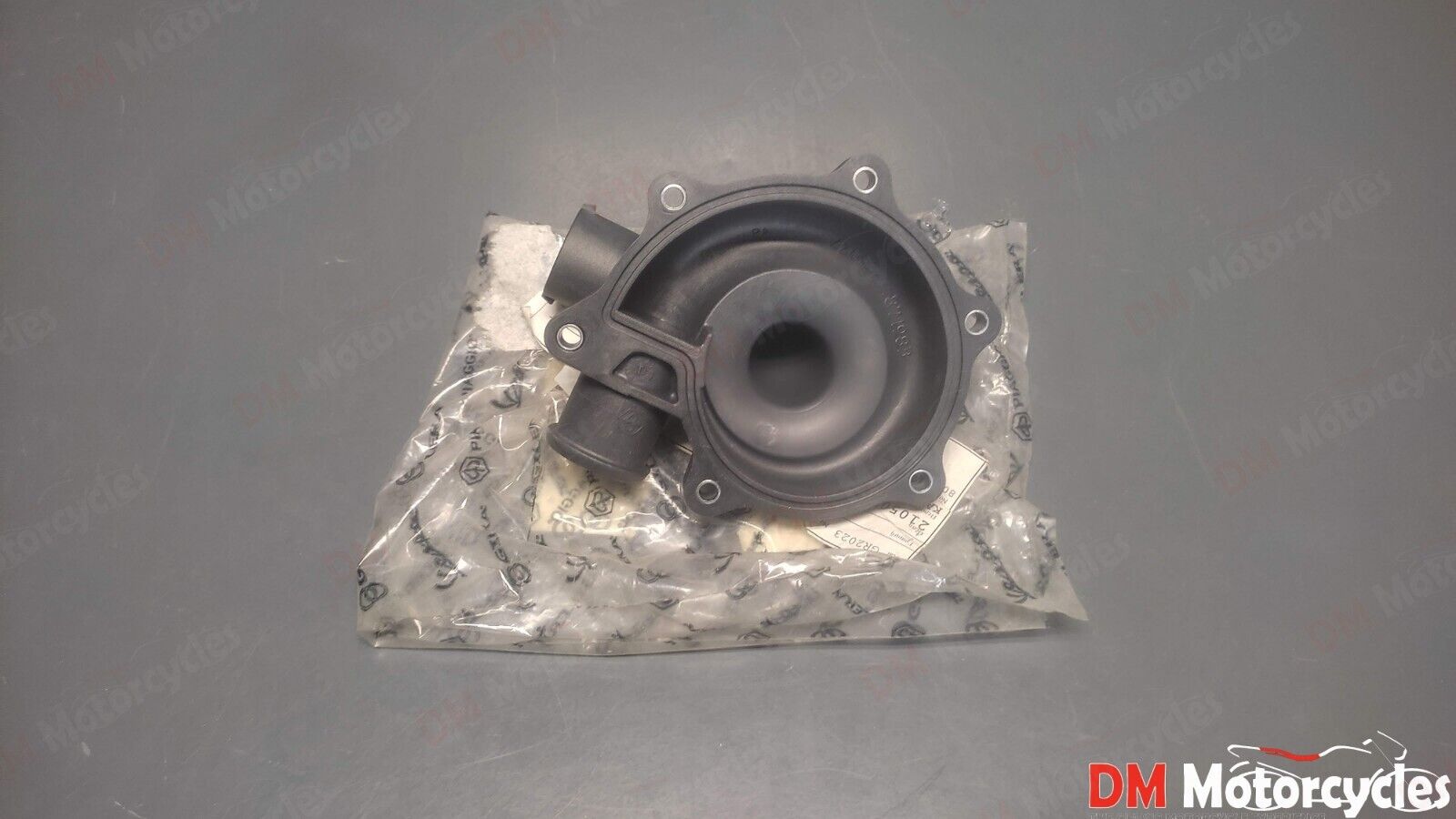 Piaggio genuine new gilera gp800 water pump cover pn 878050