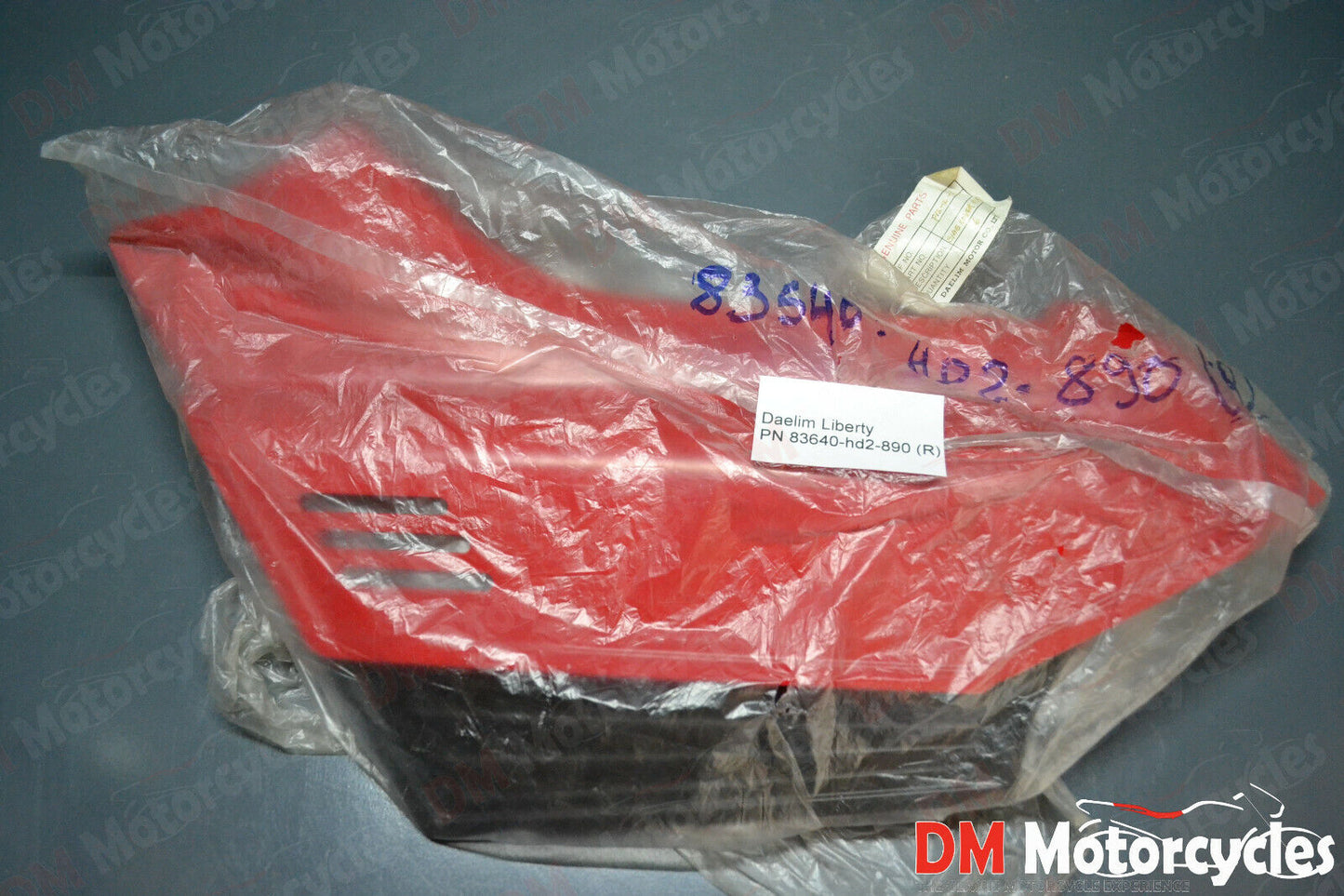 Daelim genuine new Liberty 50 right side cover pn 83640-hd2-890