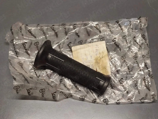 Piaggio genuine new skipper 125 150 nrg50 mc2 mc3 purejet right hand grip 561134