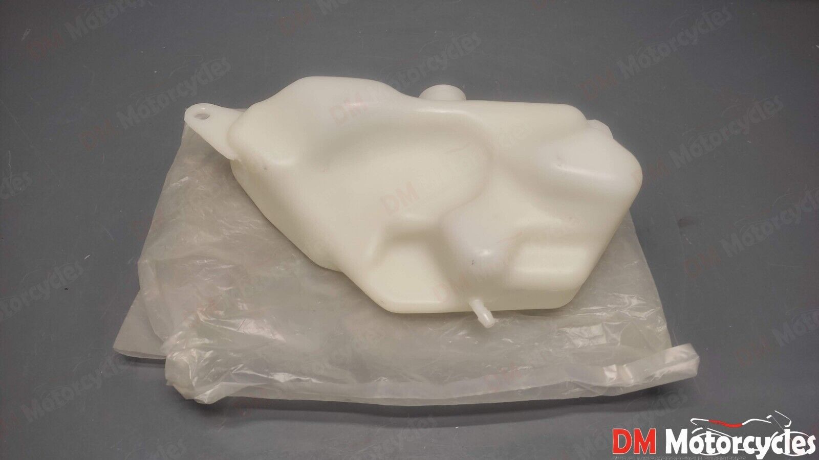 Yamaha genuine nos dt50 dt 50 1986 oil tank pn 5j0-21751-00