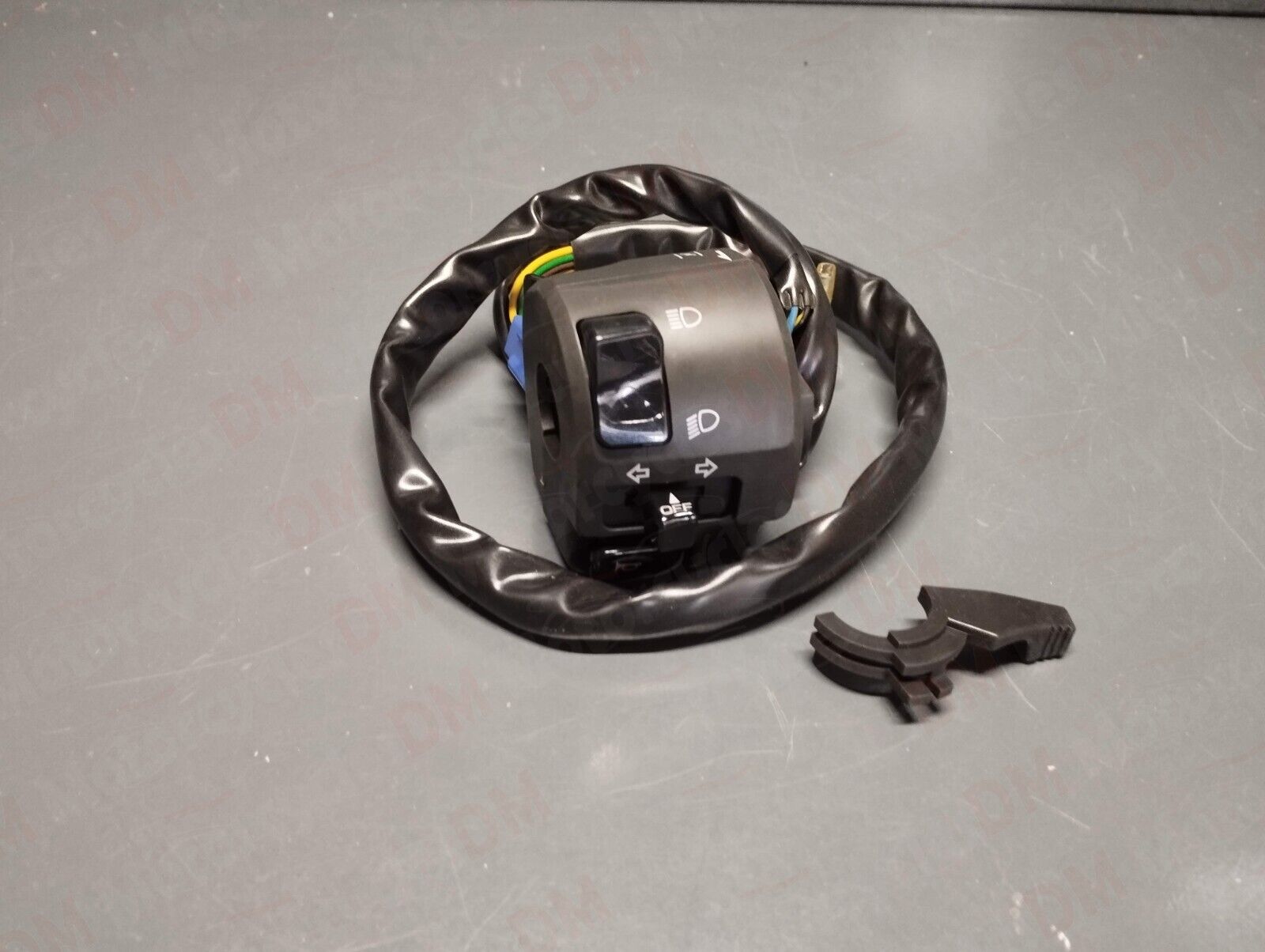 Yamaha genuine new yzf r1 1998 - 1999 switch gear assy pn 4xv-83972-01