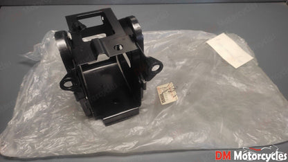 Yamaha genuine nos xs400 xs 400 1979 battery box pn 2l0-21240-00