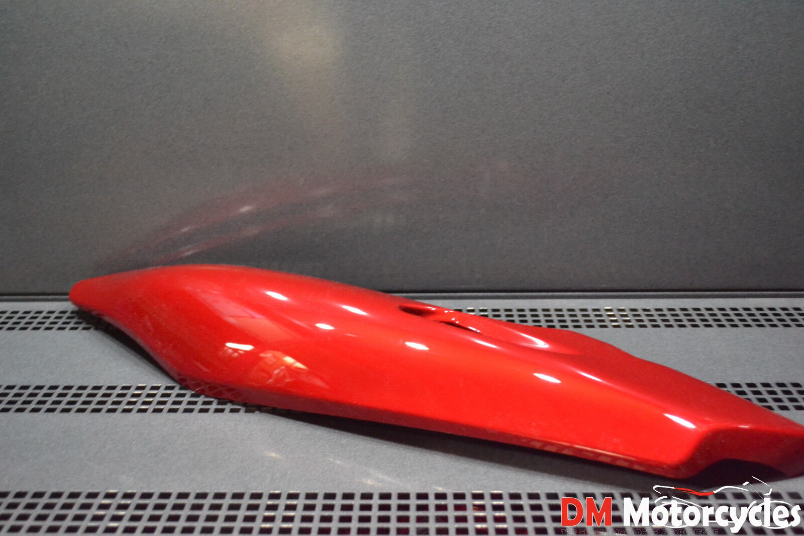 Yamaha genuine new tdm850 tdm 850 lh tail side cowling pn 4tx-2471k-00-p2