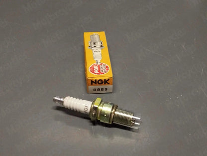 New NGK B8ES Spark Plug x1
