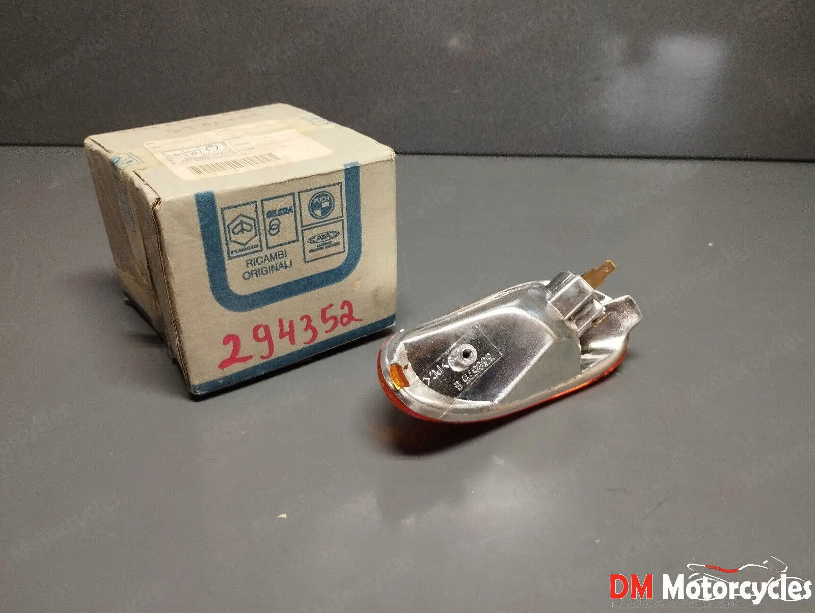 Piaggio genuine new gilera stalker 50 front right turn signal pn 294352