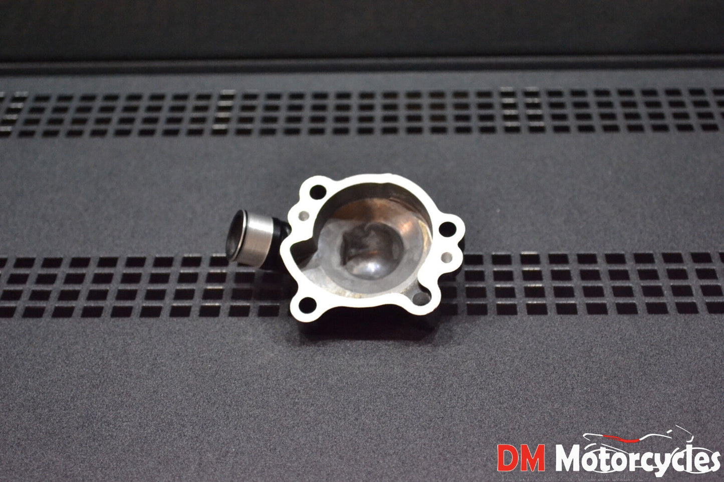 Yamaha genuine nos yz250 yz 250 83- 87 water pump housing cover pn 39x-12422-00
