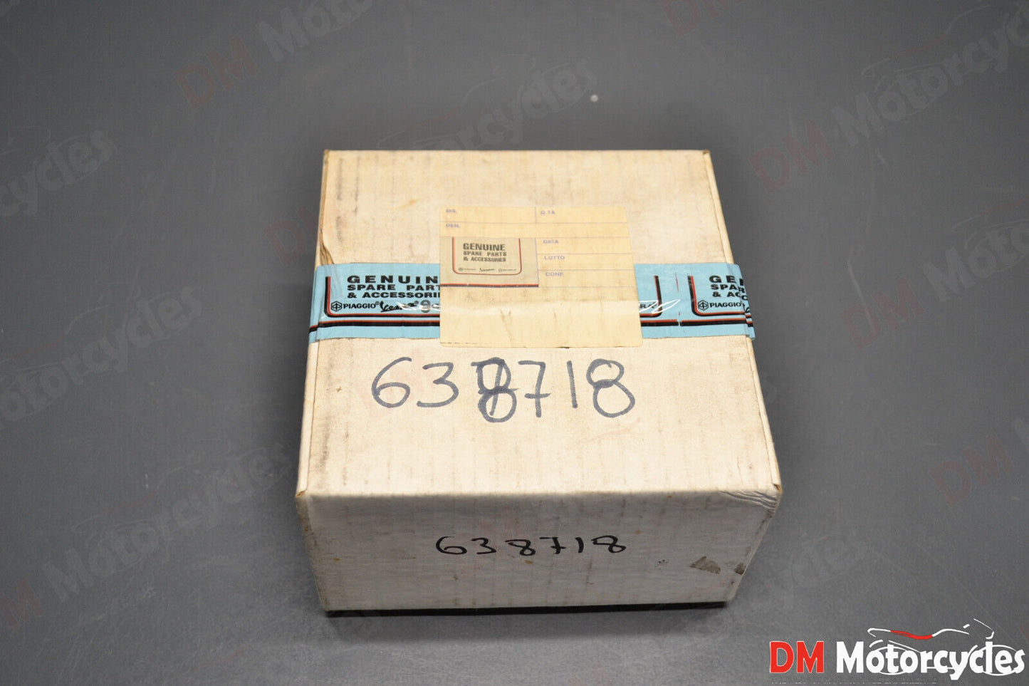 Piaggio genuine new vespa gt gts gtv 125 200 250 300 turn signal light pn 638718