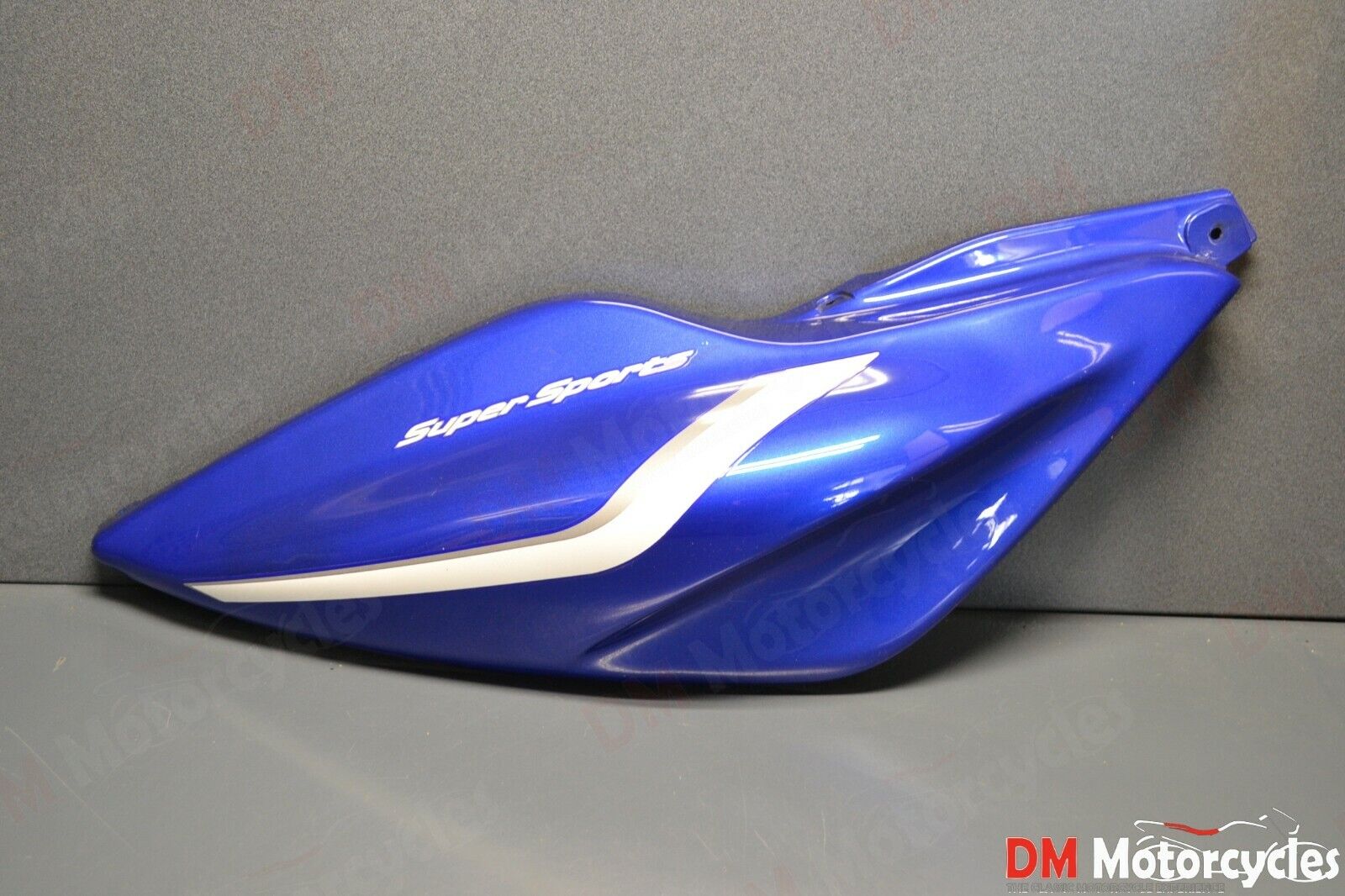 Yamaha genuine new yq 50 aerox right side panel cover pn 5br-f1741-00