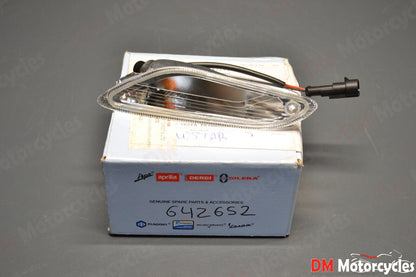 Piaggio vespa primavera genuine new rear left turn signal pn 642652