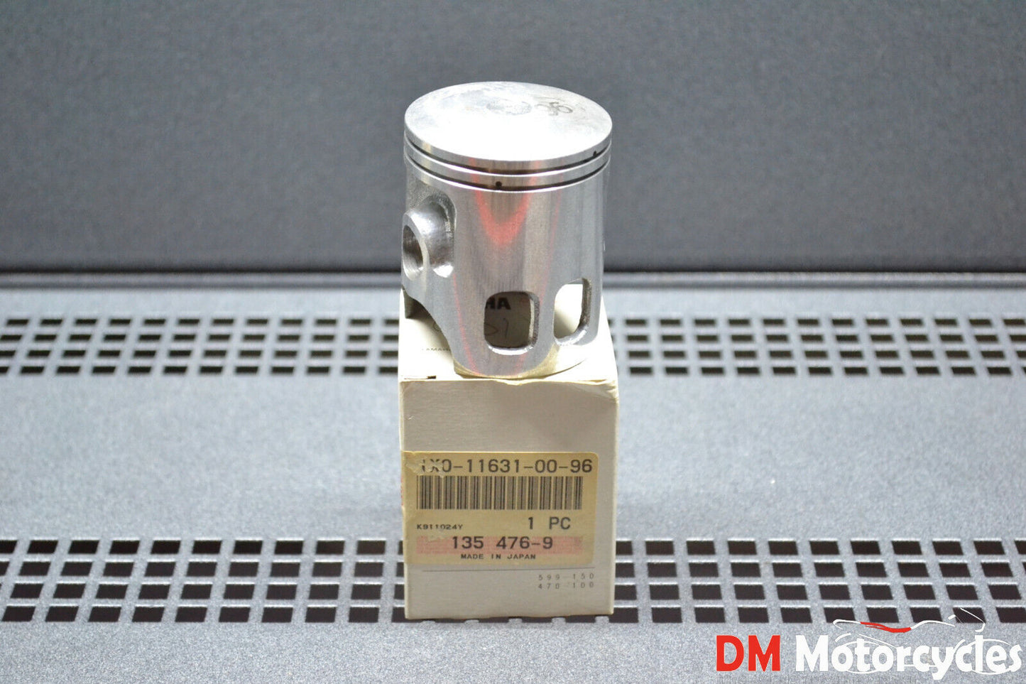 Yamaha genuine nos rs100 dt 100 piston standard size pn 1x0-11631-00-96