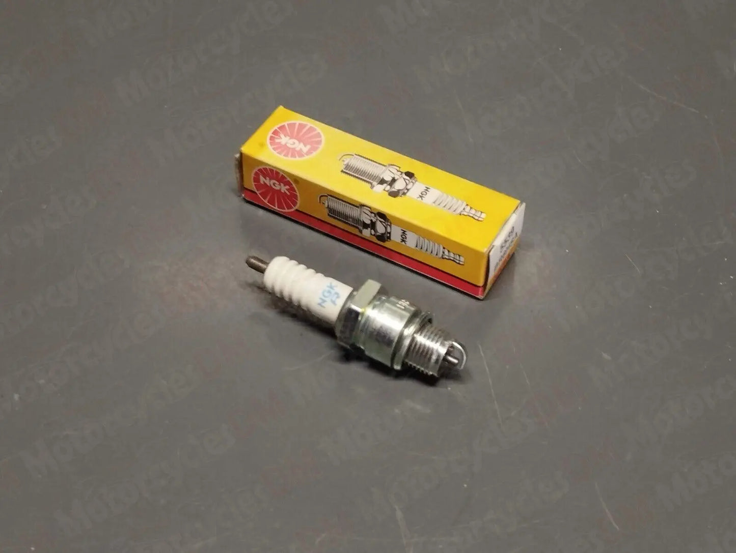 New NGK BR8HSA Spark Plug x1