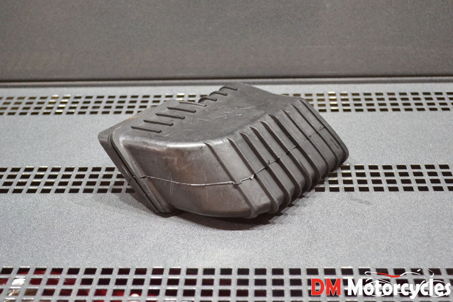 Yamaha genuine nos xt600 xt 600 84 - 89 airbox duct pn 34l-14437-00
