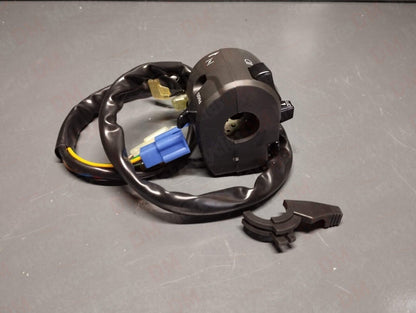 Yamaha genuine new yzf r1 1998 - 1999 switch gear assy pn 4xv-83972-01