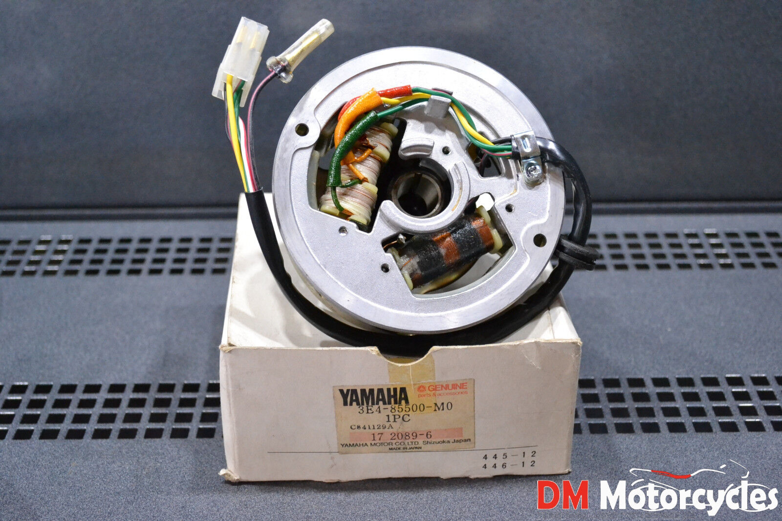 Yamaha genuine nos magneto stator assy pn 3e4-85500-m0